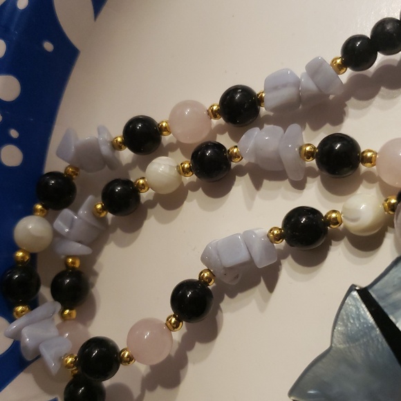 Vintage Beautiful Lion Motif Jewelry Set with Beads - Picture 7 of 8